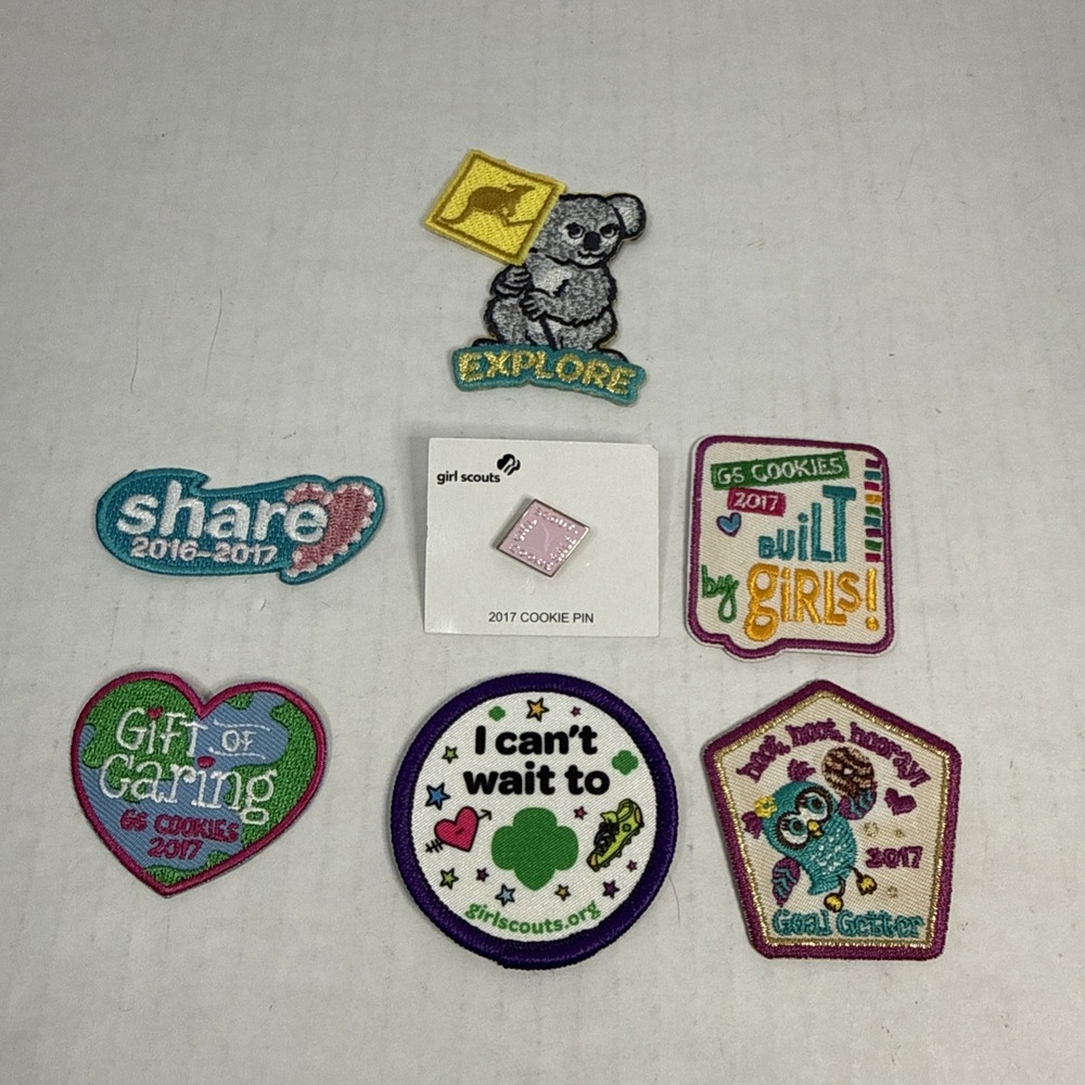 Girl Scouts 2017 Cookie Badge And Pin‎ Lot